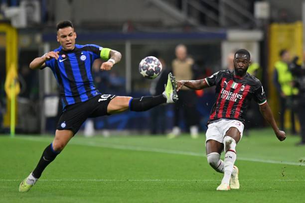 被主裁判直 被主裁判直